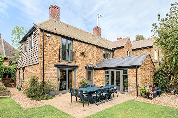 3 Bedroom Semi-Detached House For Sale In Horley, Banbury, Oxfordshire, OX15