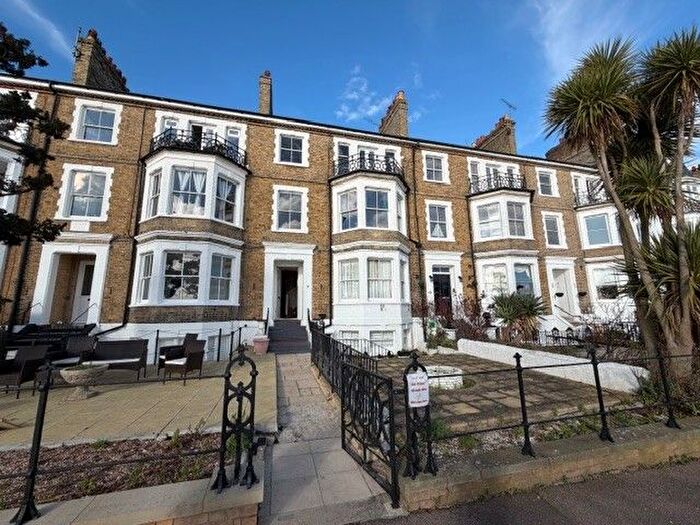 2 Bedroom Flat To Rent In Clifftown Parade, Southend-On-Sea, SS1