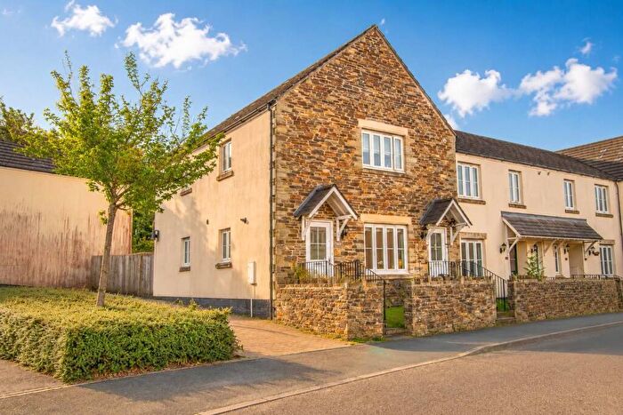 2 Bedroom Flat For Sale In Buzzard Road, Whitchurch, PL19