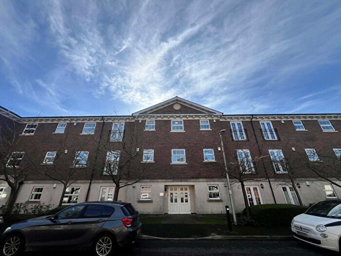 2 Bedroom Flat To Rent In Jago Court, Newbury, RG14