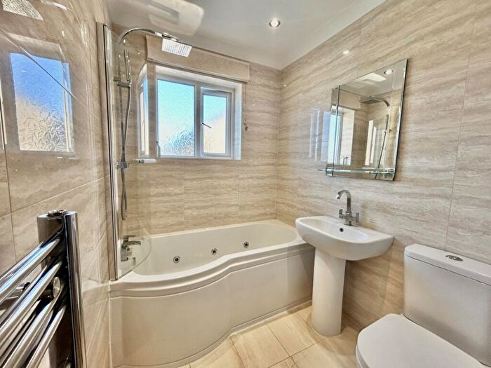 1 Bedroom Detached House To Rent In Seatown Close, Poole, BH17