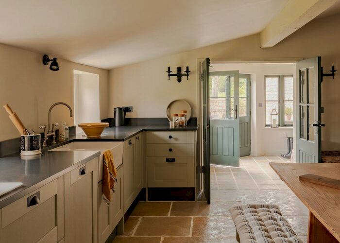 4 Bedroom Semi-Detached House For Sale In Farleigh Wick, Farleigh, Wiltshire, BA15