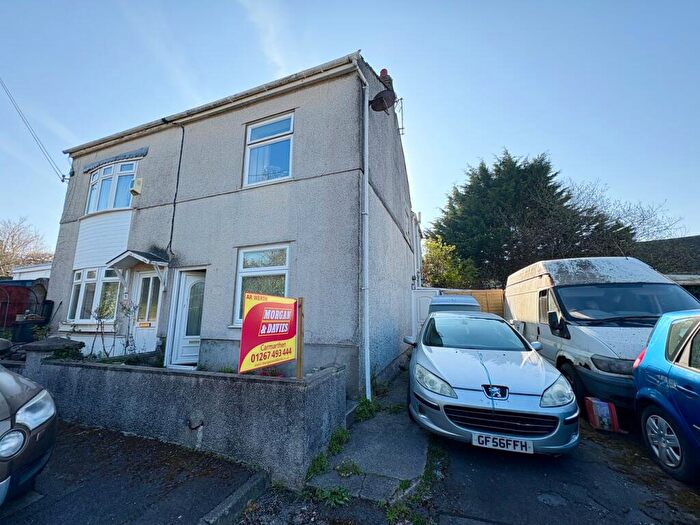 3 Bedroom Semi-Detached House For Sale In Bailey Street, Kidwelly, SA17