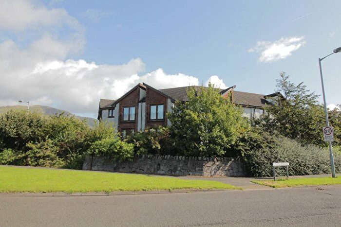 2 Bedroom Flat To Rent In Finglen Crescent, Tullibody, Clackmannanshire, FK10