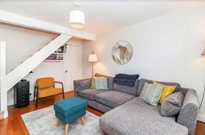 2 Bedroom Property To Rent In Burnham, Slough, Berkshire, SL1