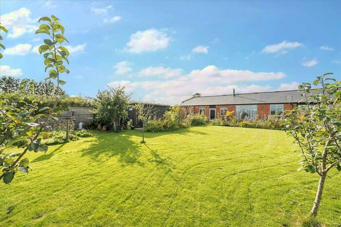 2 Bedroom Bungalow For Sale In Down Farm Barns, Abbotts Ann, SP11