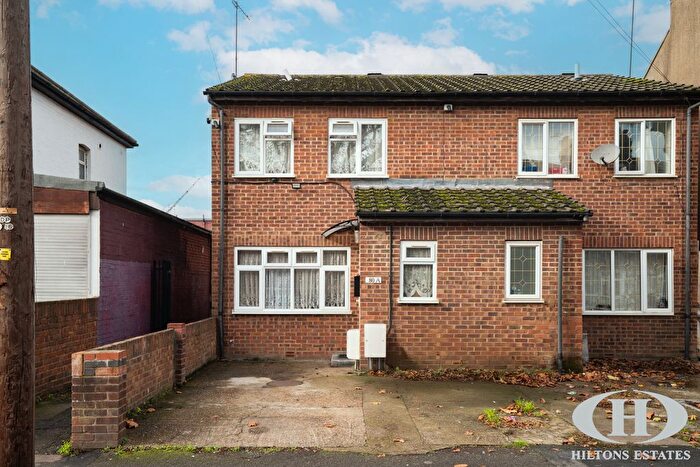 3 Bedroom Semi Detached House For Sale In Ranelagh Road, Southall, UB1