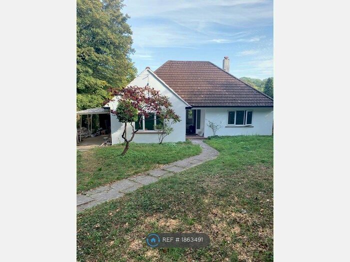 3 Bedroom Bungalow To Rent In Kingswood Way, South Croydon, CR2