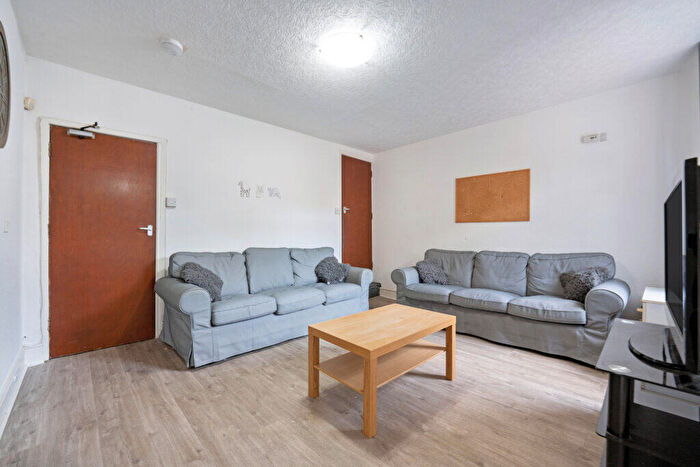 6 Bedroom Terraced House To Rent In Tiverton Road, Selly Oak, Birmingham, B29