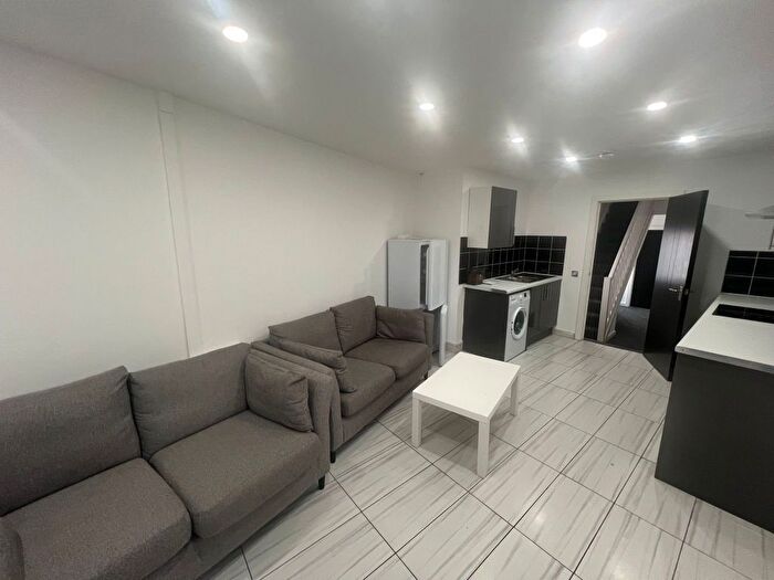 2 Bedroom Property To Rent In Cornwall Street, Grangetown, Cardiff, CF11