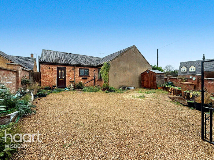 3 Bedroom Detached Bungalow For Sale In Church End, Leverington, PE13