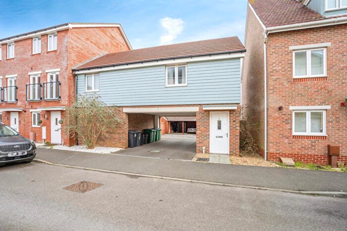2 Bedroom Coach House For Sale In Cosens Way, Felpham, Bognor Regis, PO22
