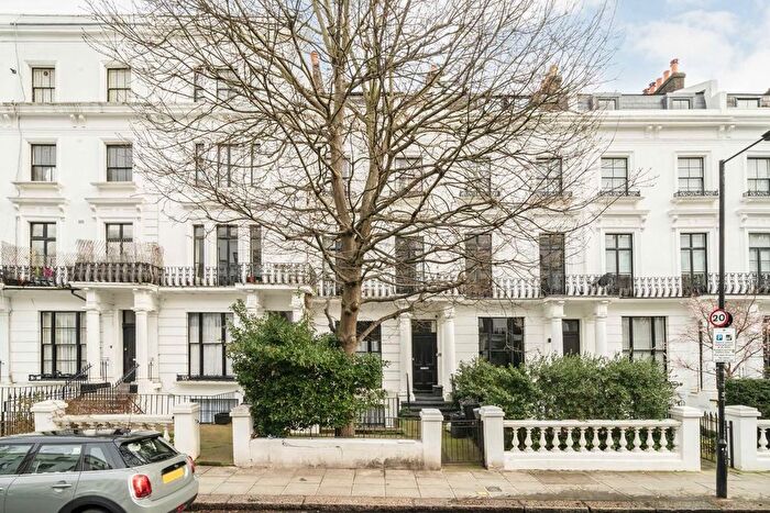 Studio To Rent In Hereford Road, London, W2