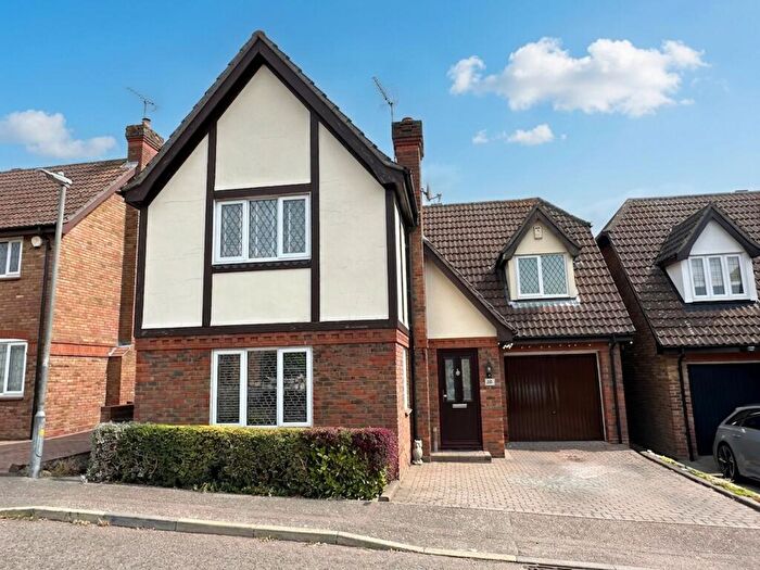 4 Bedroom Detached House For Sale In Froden Brook, Great Burstead, CM11