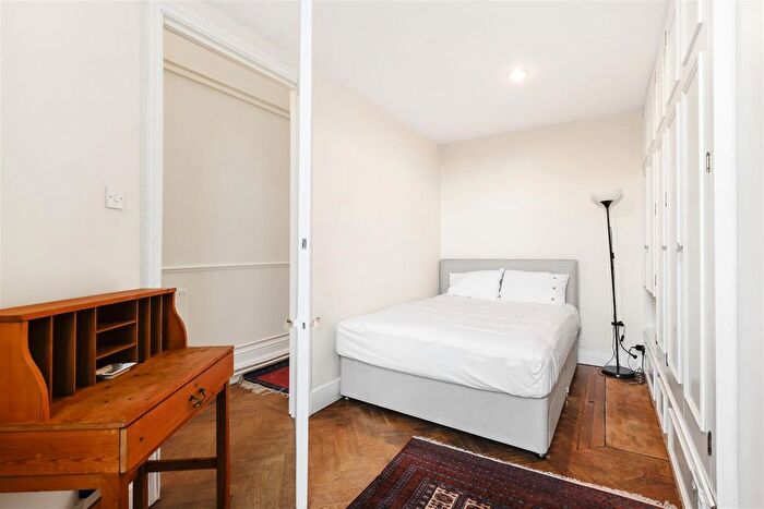 2 Bedroom Flat For Sale In Cornwall Gardens, London, SW7