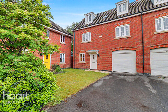 4 Bedroom Semi-Detached House For Sale In Kingsdown Road, Lincoln, LN6