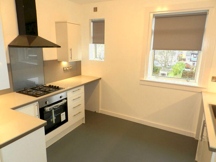 2 Bedroom Flat To Rent In Kersland Crescent, Hurlford, KA1