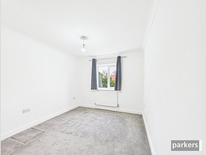 2 Bedroom Apartment For Sale In Lundy Lane, Reading, Berkshire, RG30