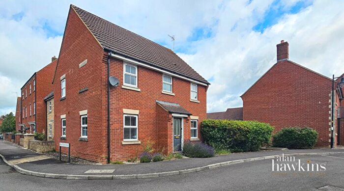 4 Bedroom Semi-Detached House To Rent In Havisham Drive, Swindon, SN25