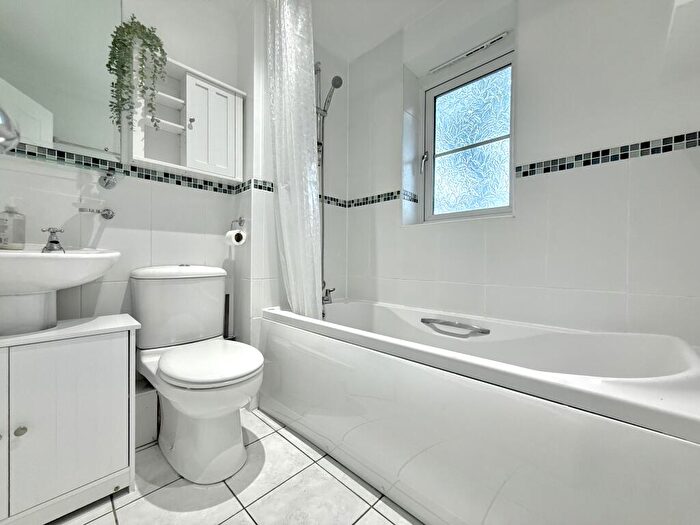 2 Bedroom Apartment To Rent In Jasmine Court, Maidstone, ME16