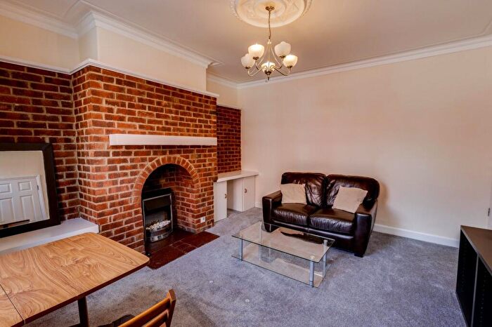 1 Bedroom Terraced House To Rent In Aviary Place, Leeds, West Yorkshire, LS12