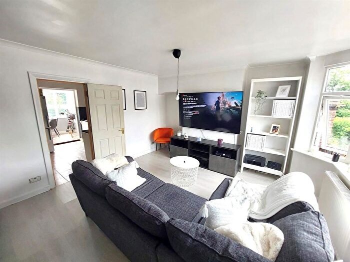 3 Bedroom End Of Terrace House To Rent In Sir Henry Parkes Road, Coventry, CV5