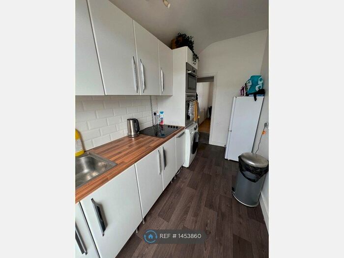 1 Bedroom Flat To Rent In Glendale Gardens, Leigh-On-Sea, SS9