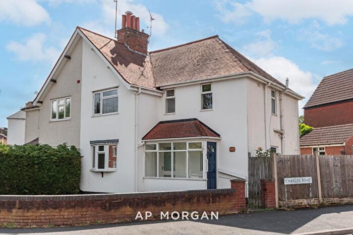 3 Bedroom Semi Detached House For Sale In Brook Street, Stourbridge, West Midlands, DY8