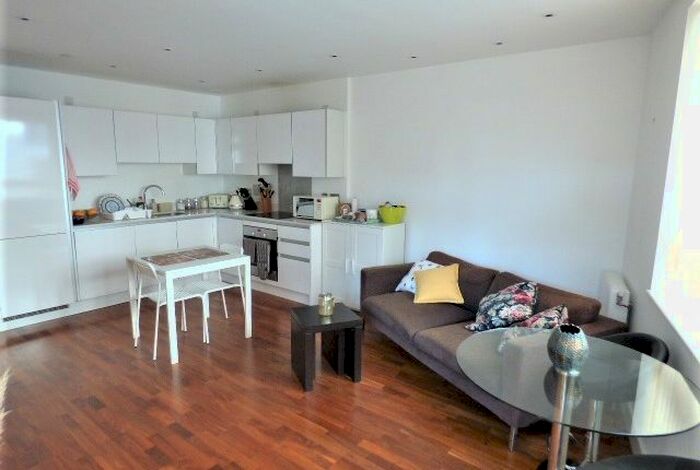2 Bedroom Flat To Rent In Bellville House, John Donne Way, Greenwich, SE10