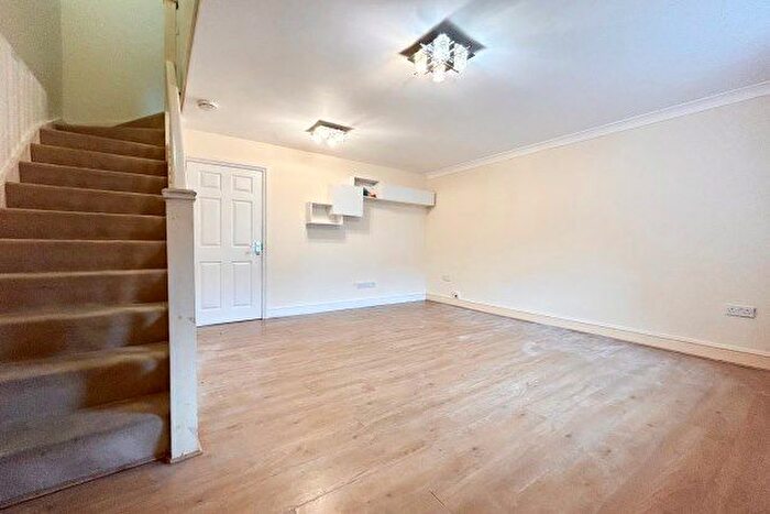 3 Bedroom Property To Rent In Shirley Close, Dartford, DA1