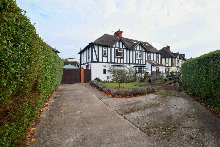 3 Bedroom Semi-Detached House To Rent In Woolgrove Road, Hitchin, SG4
