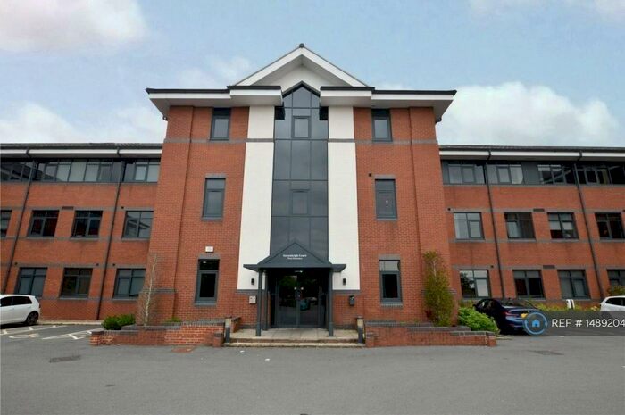 2 Bedroom Flat To Rent In Greenleigh Court, Pudsey, LS28