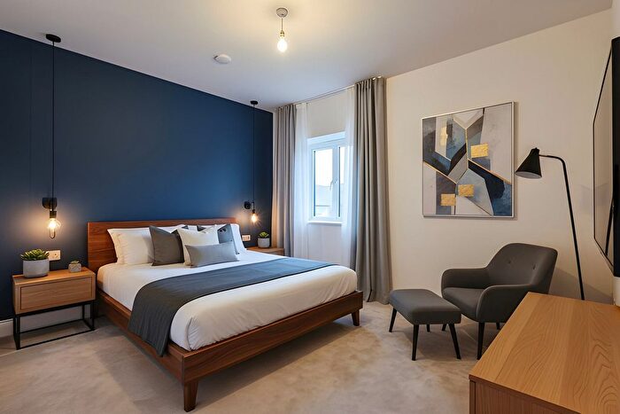 2 Bedroom Flat For Sale In Chalkwell Avenue, Westcliff-On-Sea, SS0