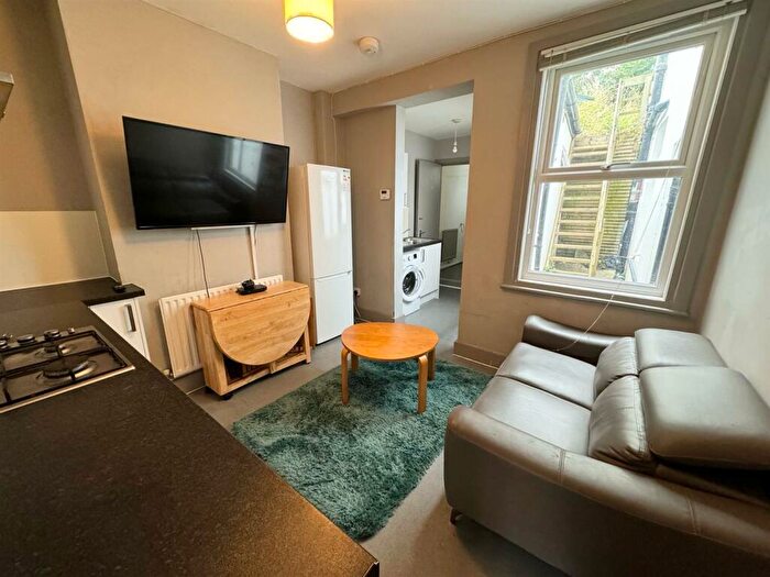 4 Bedroom Terraced House To Rent In Riley Road, Brighton, BN2
