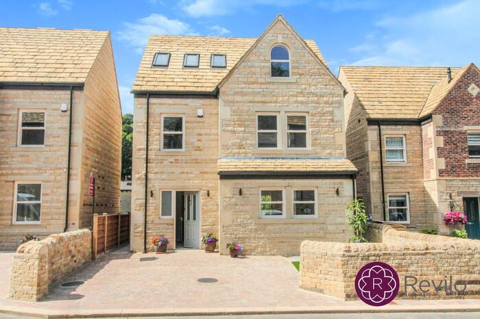 4 Bedroom Detached House To Rent In Weavers Moorings, Walsden, OL14