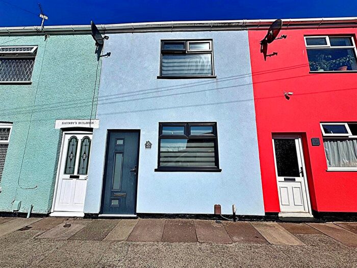 1 Bedroom Terraced House For Sale In North Street, Cleethorpes N.E. Lincs, DN35