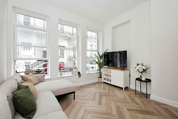 1 Bedroom Apartment For Sale In Grande View, Eastbourne, BN21