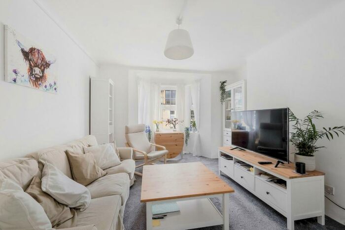 2 Bedroom Apartment To Rent In Malden Court, West Barnes Lane, New Malden, KT3