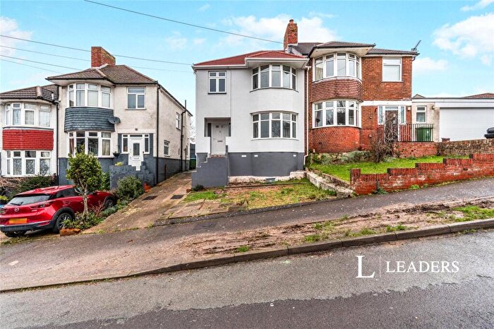 3 Bedroom Semi Detached House To Rent In Bryanston Road, SO19