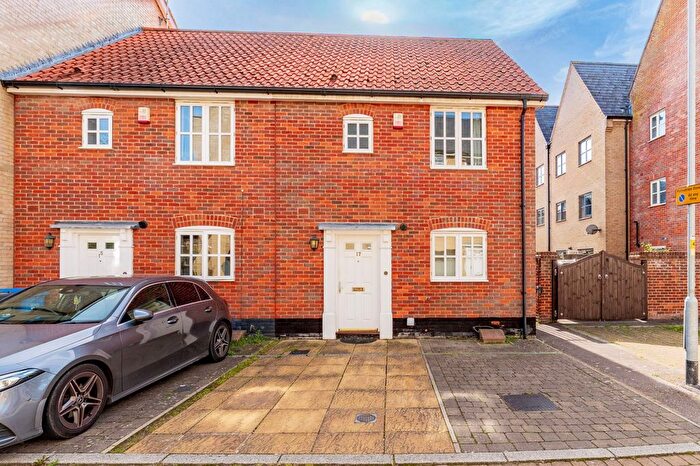 3 Bedroom End Terrace House For Sale In New Mills Yard, Norwich, NR3