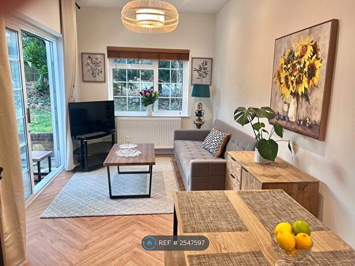 1 Bedroom Flat To Rent In Downs Hill, Beckenham, BR3