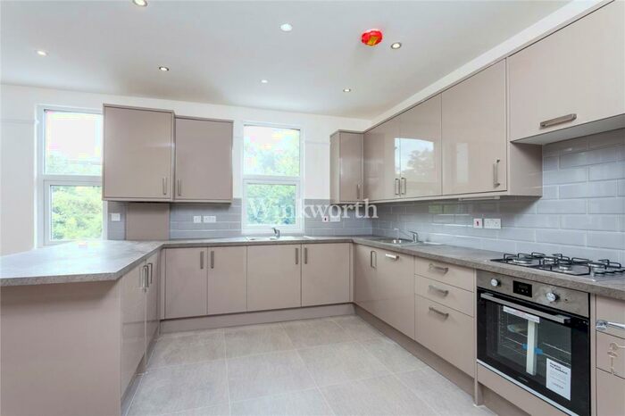 2 Bedroom Apartment To Rent In Elmcroft Crescent, London, NW11