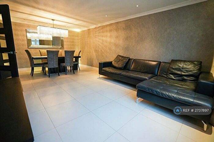 2 Bedroom Flat To Rent In The Grange, Barnet, EN4