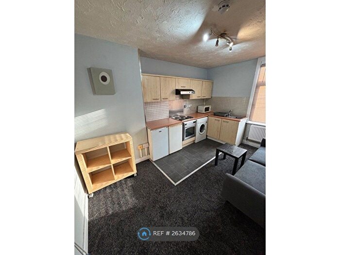 1 Bedroom Flat To Rent In Tempest Road, Leeds, LS11