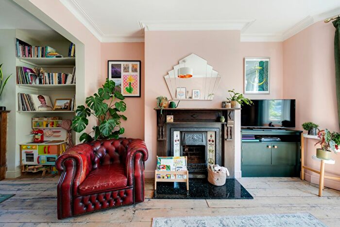 3 Bedroom Terraced House For Sale In Thornleigh Road, Horfield, Bristol, BS7