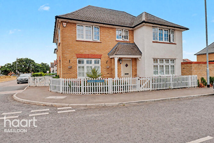 4 Bedroom Detached House For Sale In George Street, Basildon, SS16