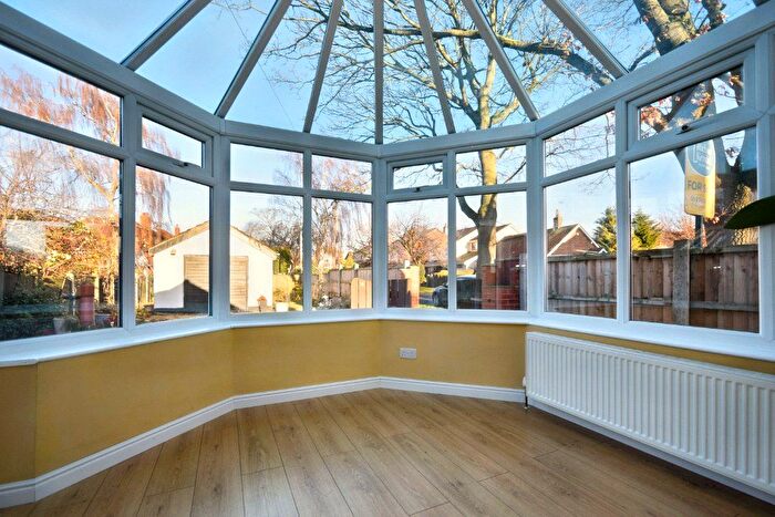 1 Bedroom Bungalow For Sale In Hirst Road, Wakefield, West Yorkshire, WF2