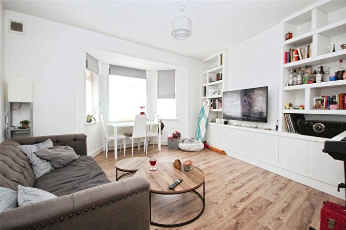 2 Bedroom Flat To Rent In Doverfield Road, London, SW2