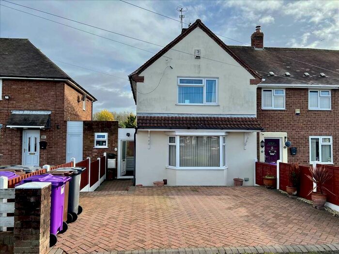 3 Bedroom Semi Detached House For Sale In Fairview Grove, Wednesfield