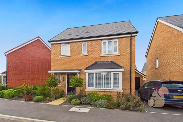 3 Bedroom Detached House For Sale In Poultry Close, Eight Ash Green, CO3